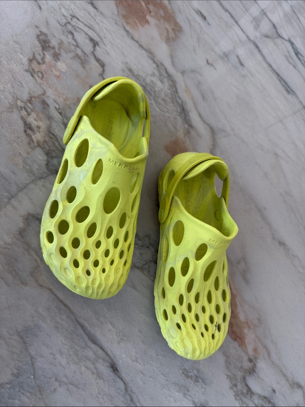 Merrell women’s ' Lightweight Vent Clog - Neon Yellow